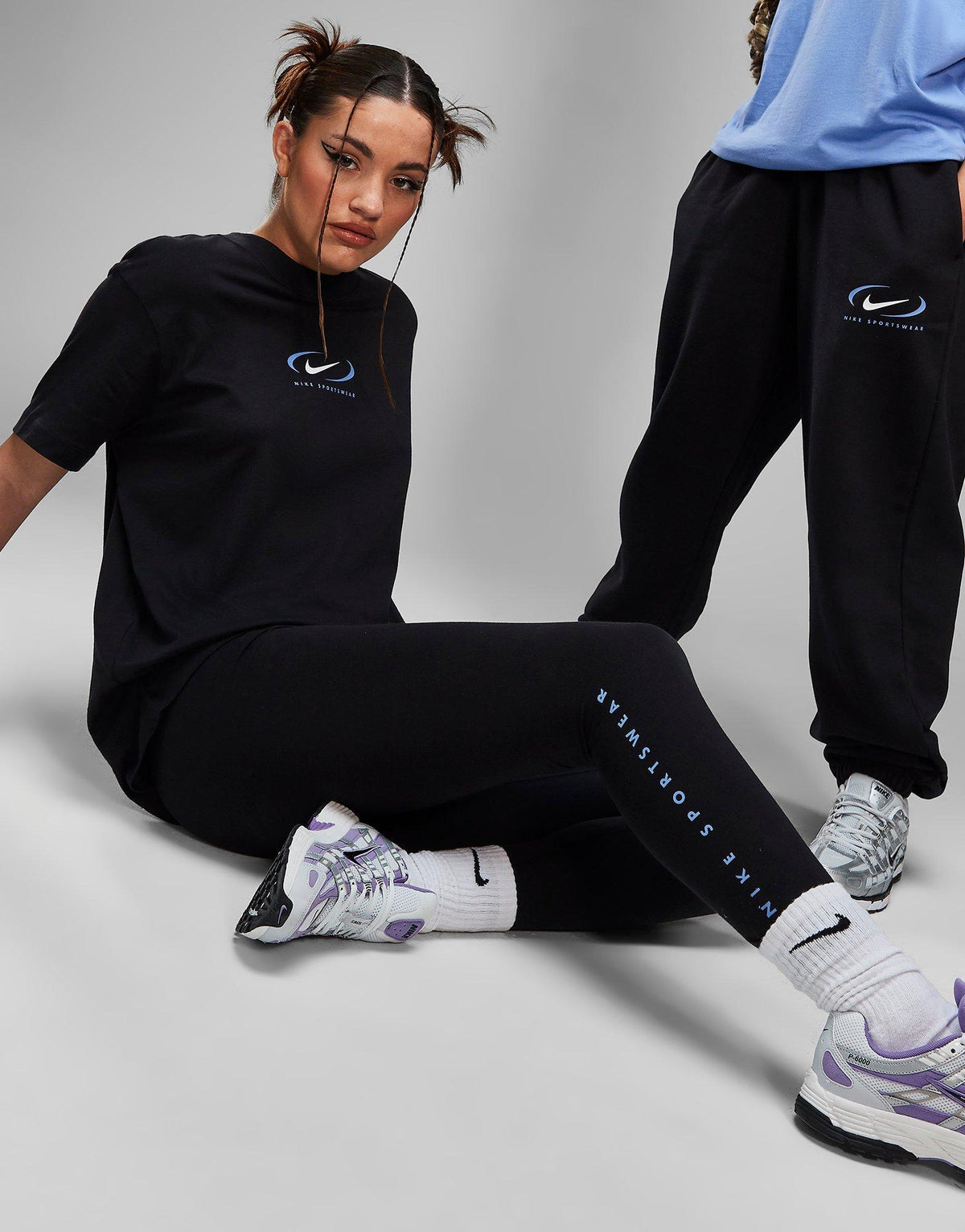 מכנסי טייץ Sportswear Swoosh | נשים