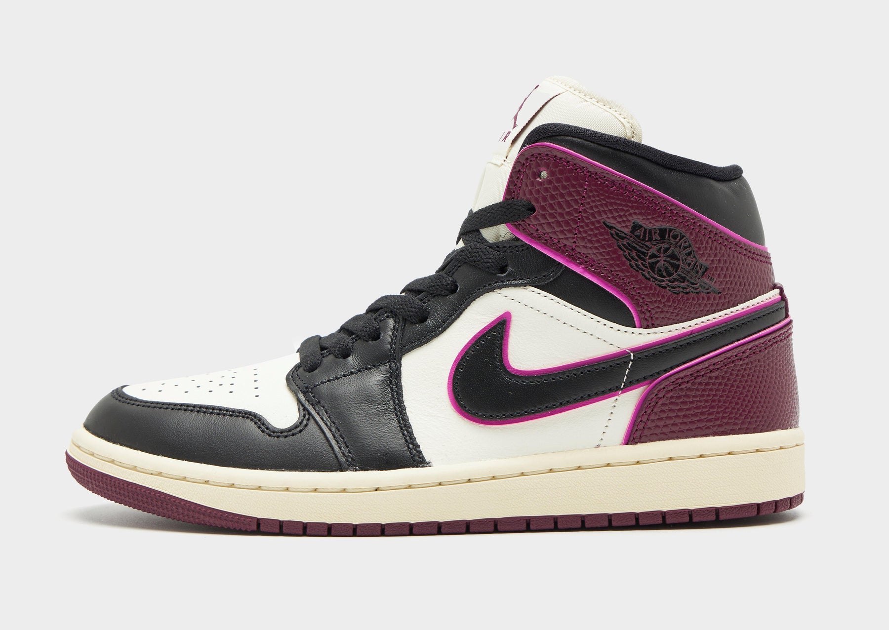 סניקרס Air Jordan 1 Mid SE Bordeaux | נשים