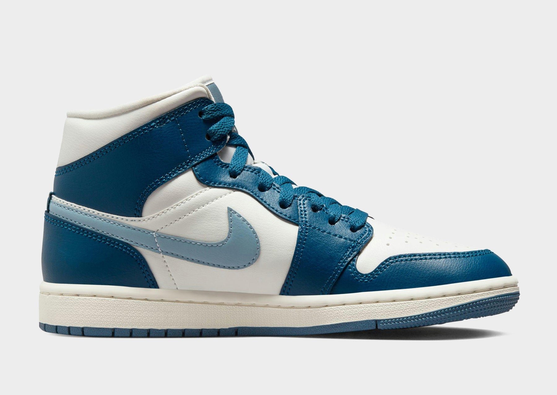 סניקרס Air Jordan 1 Mid French Blue | נשים