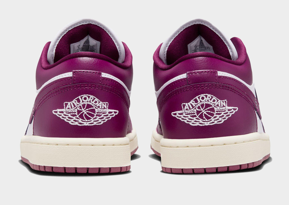 סניקרס Air Jordan 1 Low Fireberry | נשים