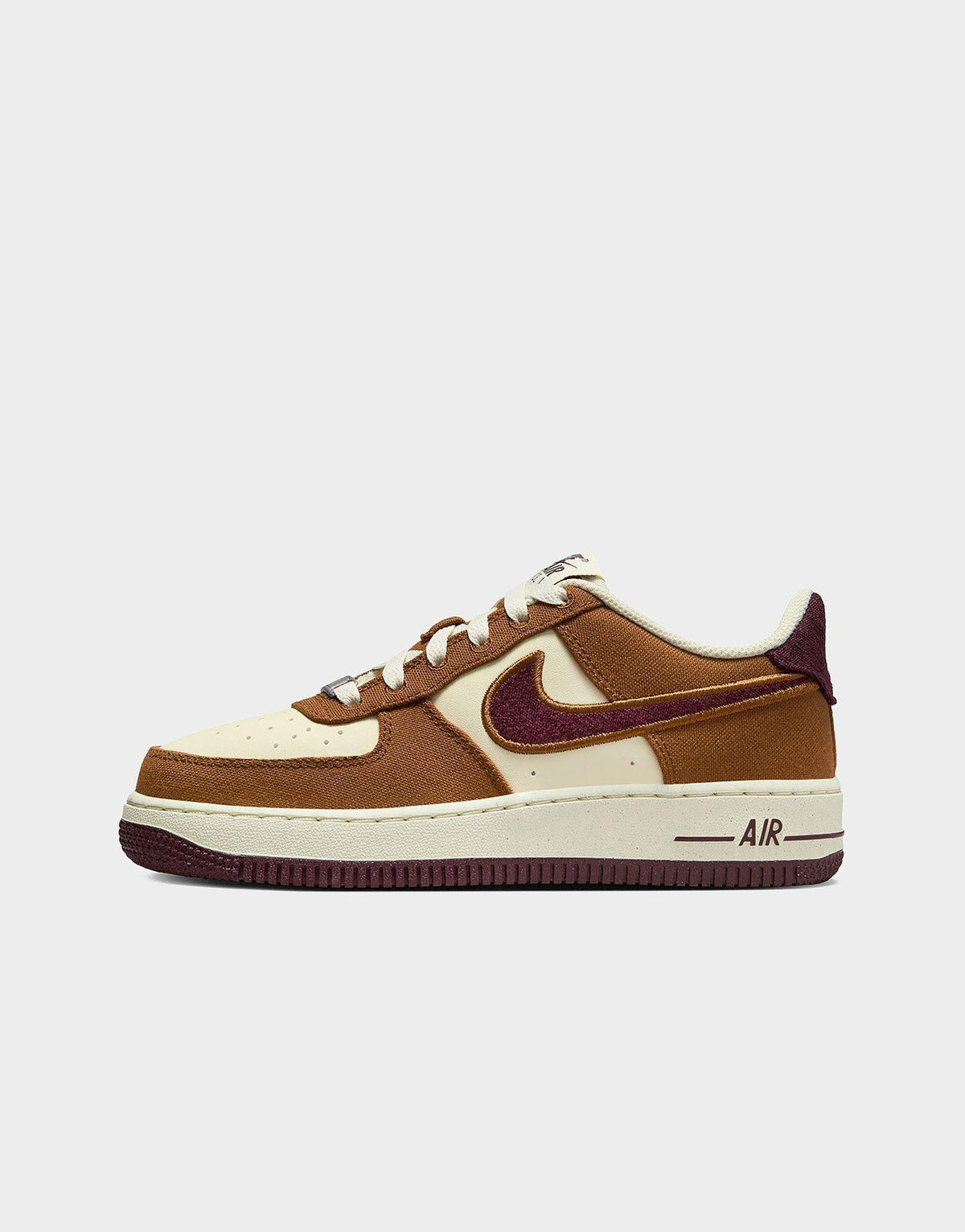 סניקרס Air Force 1 LV8 | ג'וניורס