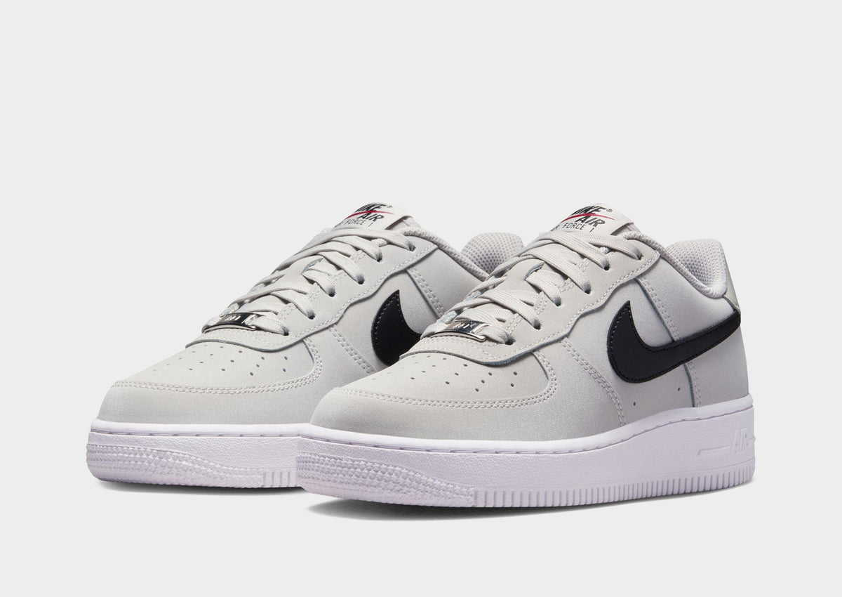 סניקרס Air Force 1 LV8 | ג'וניורס