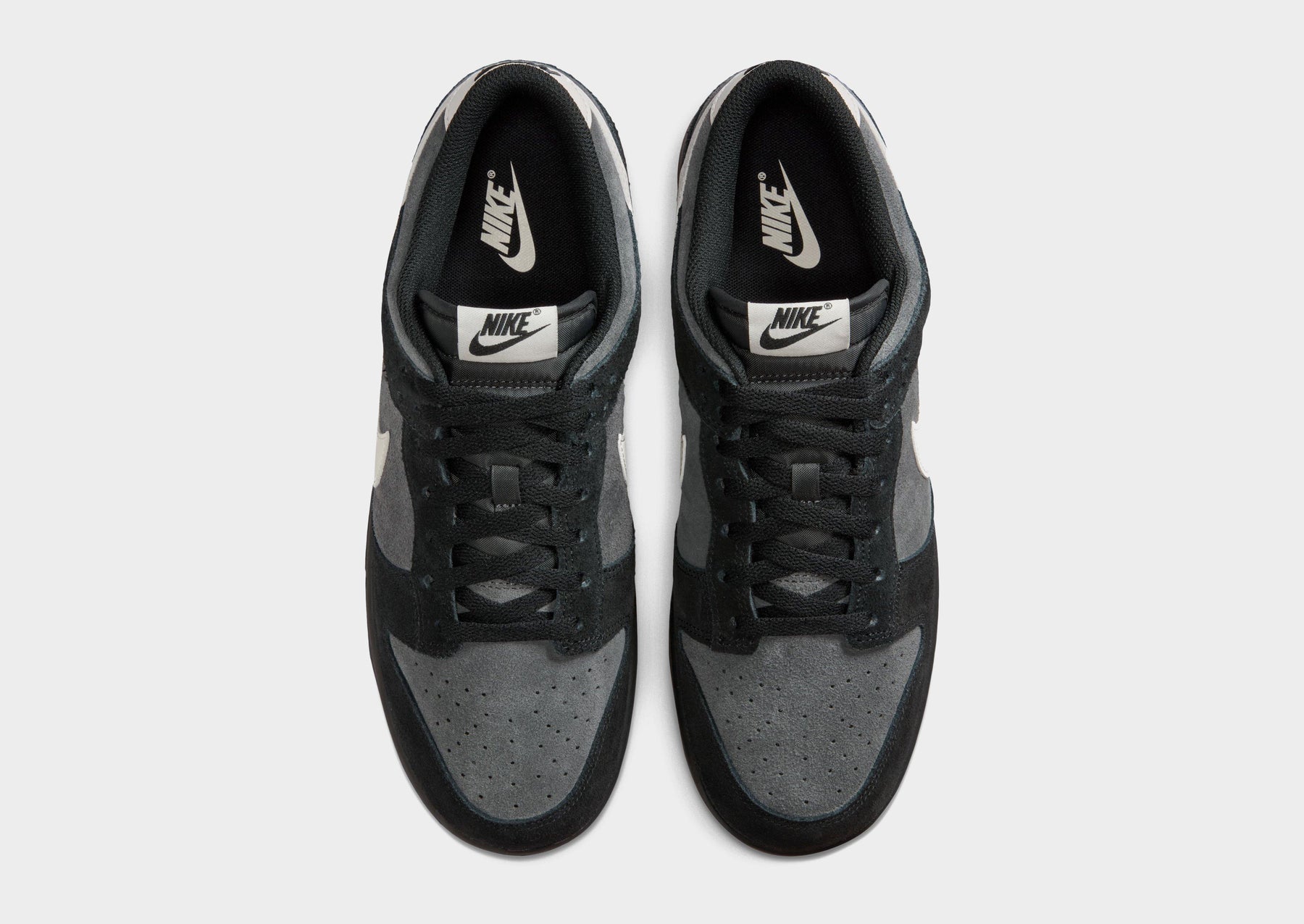 סניקרס Dunk Low Retro SE Black Grey Gum | גברים