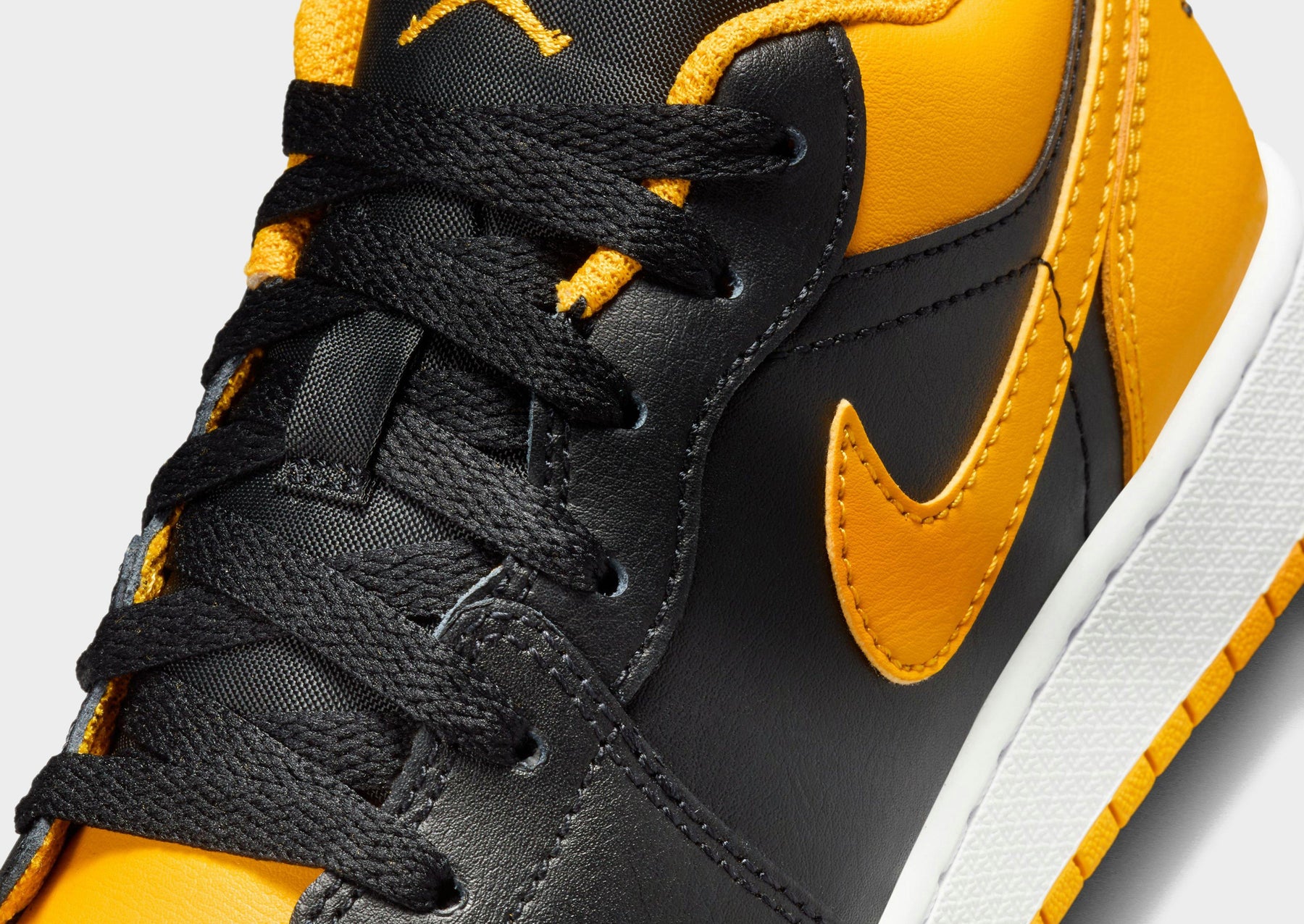 סניקרס Air Jordan 1 Low Yellow Ochre | ג'וניורס