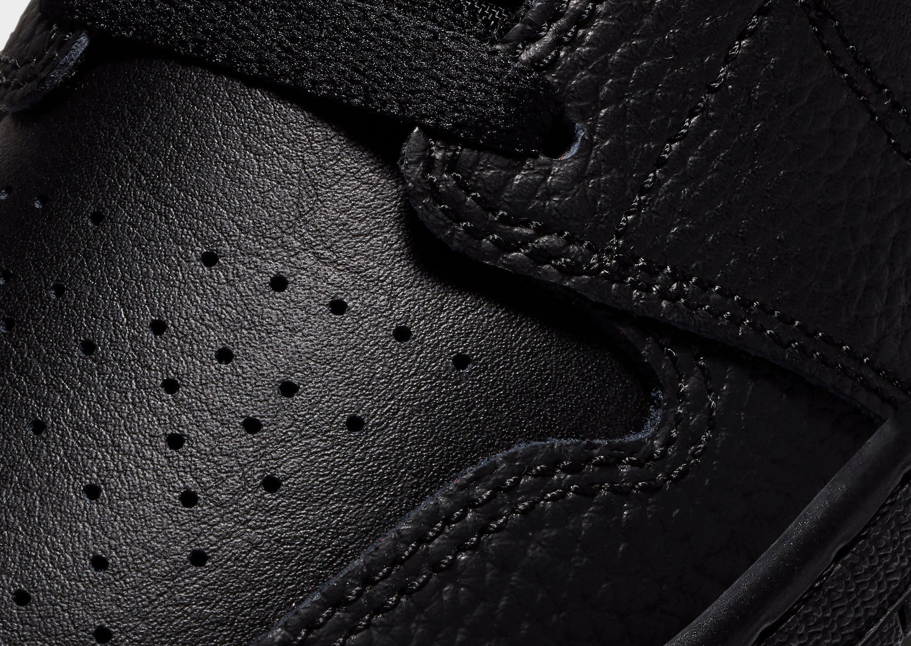 סניקרס Air Jordan 1 Mid Triple Black | ג'וניורס