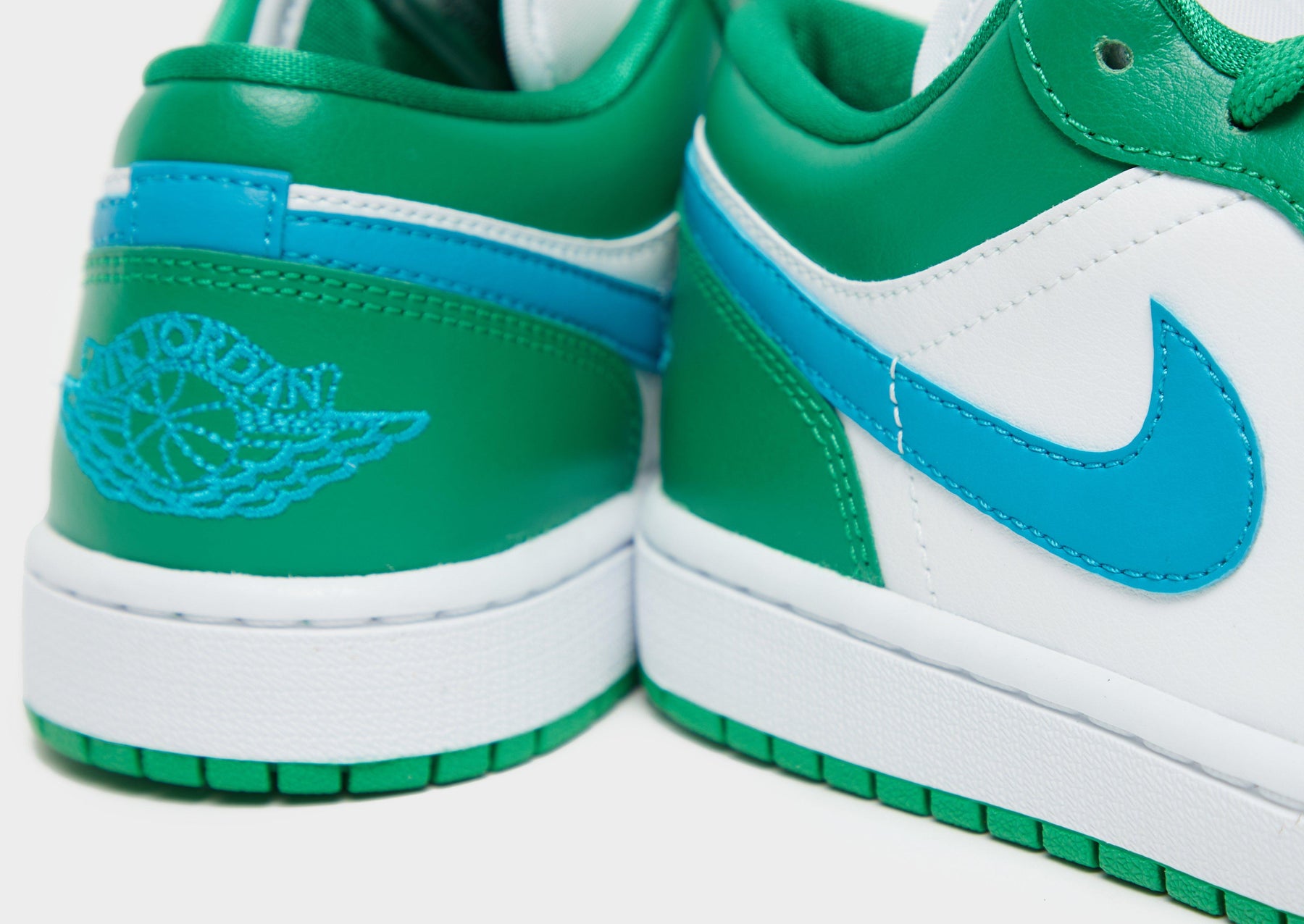 סניקרס Air Jordan 1 Low Lucky Green Aquatone | נשים