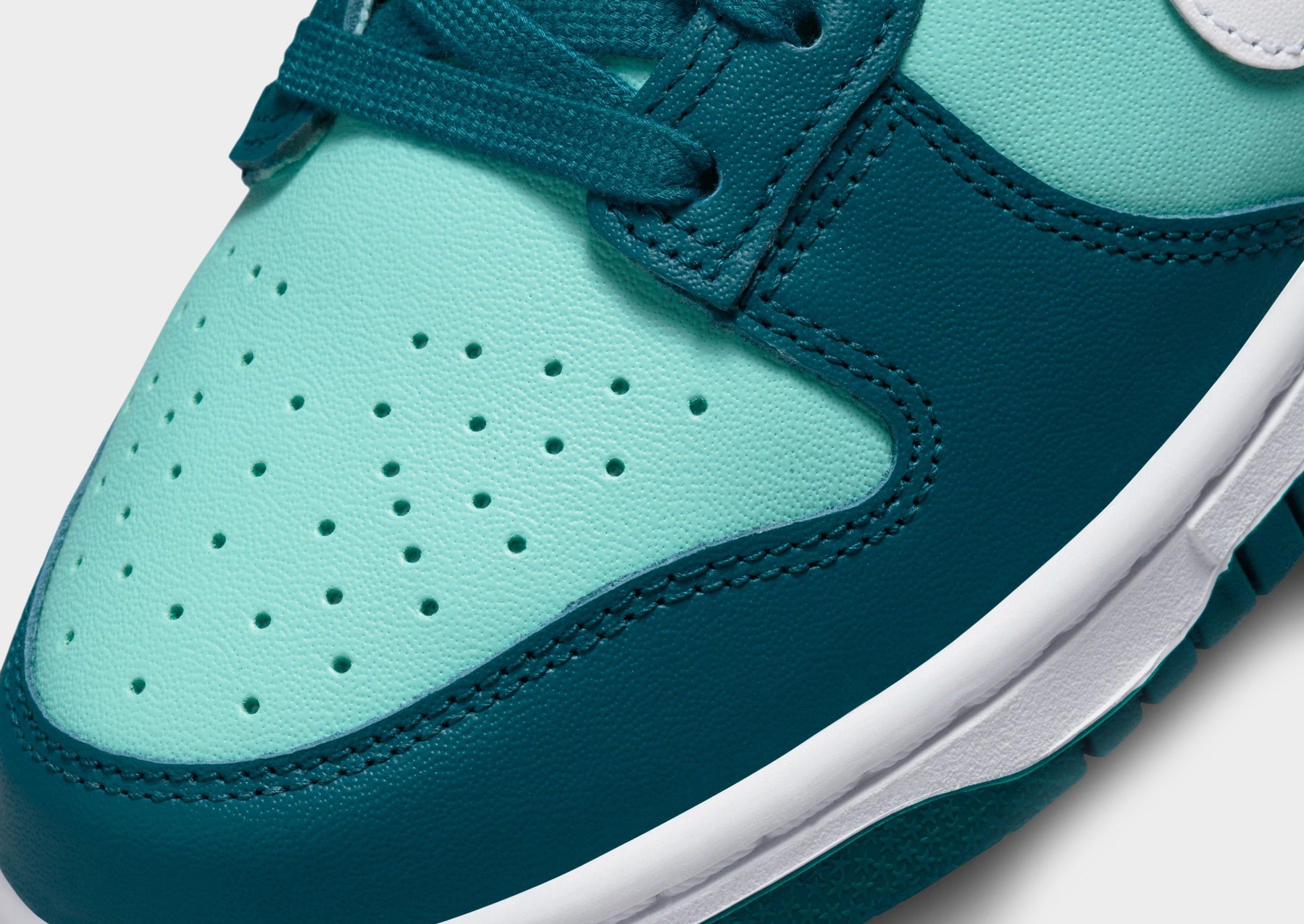 סניקרס Dunk Low Geode Teal | נשים