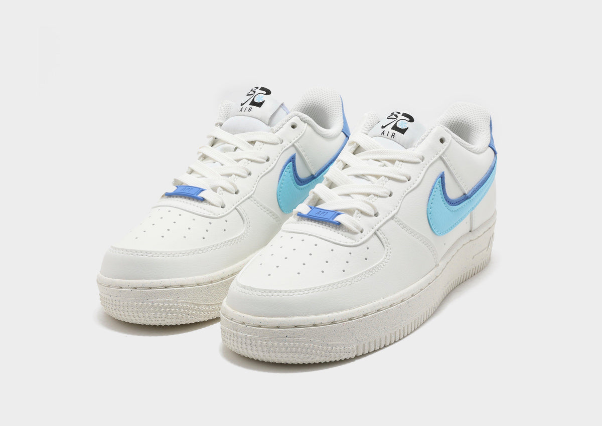 סניקרס Air Force 1 LV8 | ג'וניורס