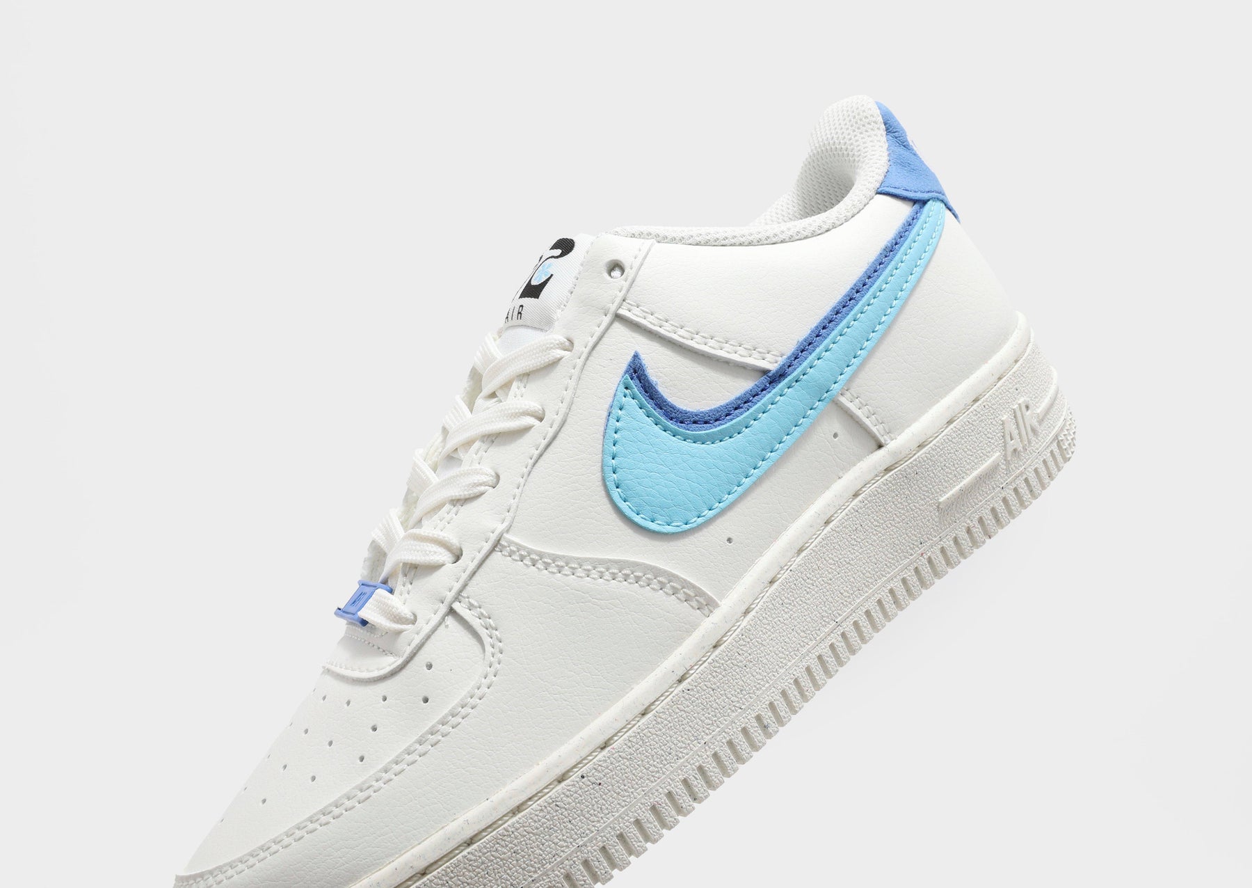 סניקרס Air Force 1 LV8 | ג'וניורס